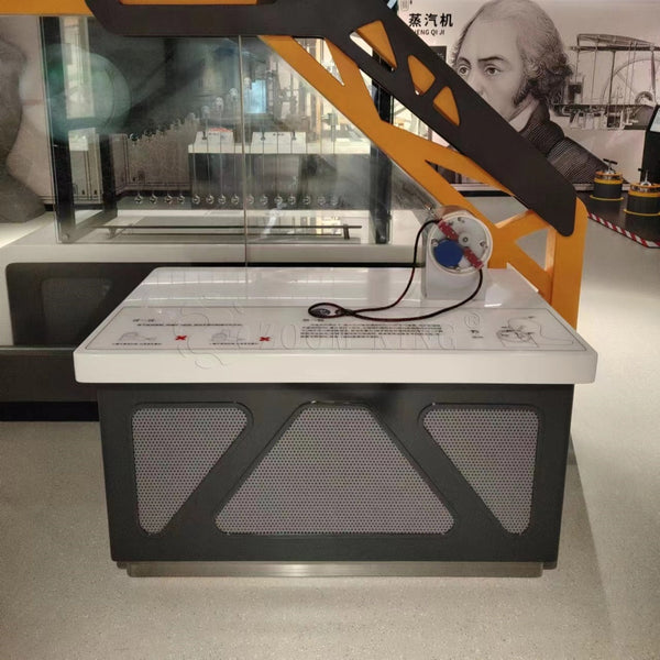 Light-controlled aircraft: Use a beam of light to control the miracle of flight! Interactive exhibits of high technology in the Science and Technology Museum