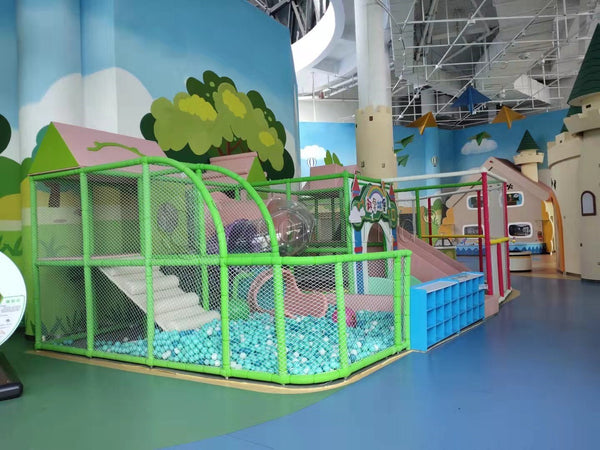 Children engaging with interactive STEM exhibits at a museum - SCIENCE EXHIBITS - Zoomking®