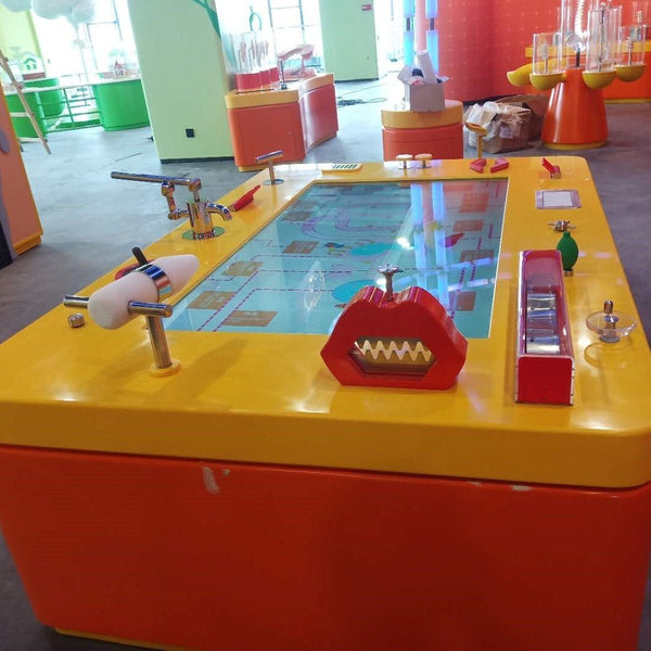 Custom museum exhibit fabrication process at Zoomking facility SCIENCE EXHIBITS - Zoomking®