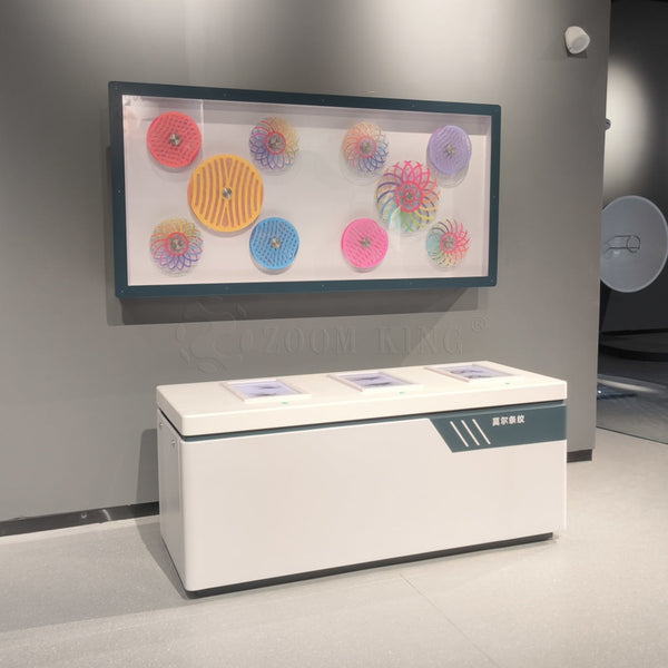 Moiré Interactive Exhibit: A Scientific Magic Show That Makes Static Patterns Dance