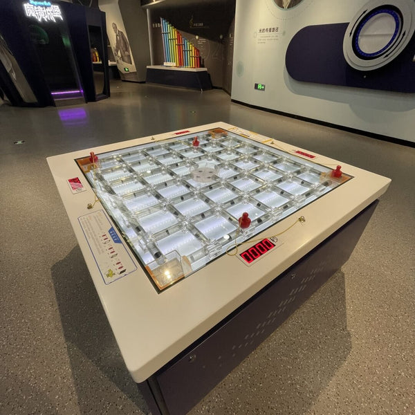 Science Museum - Polarized Maze: Race Through Science and Fun