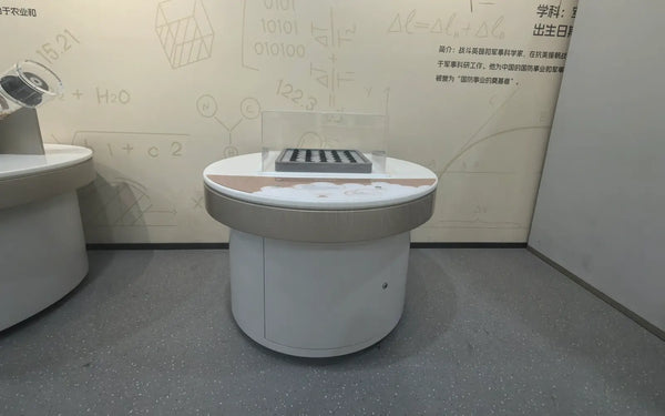 Hands-on science installation for interactive educational activities