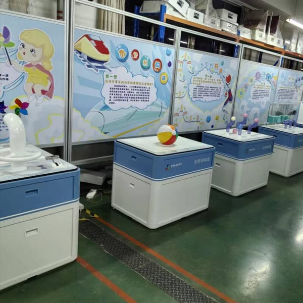 Modular and traveling interactive science exhibition systems designed for flexible installation and transport.