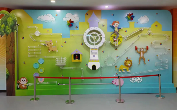Museum learning exhibit environment designed for visitor participation